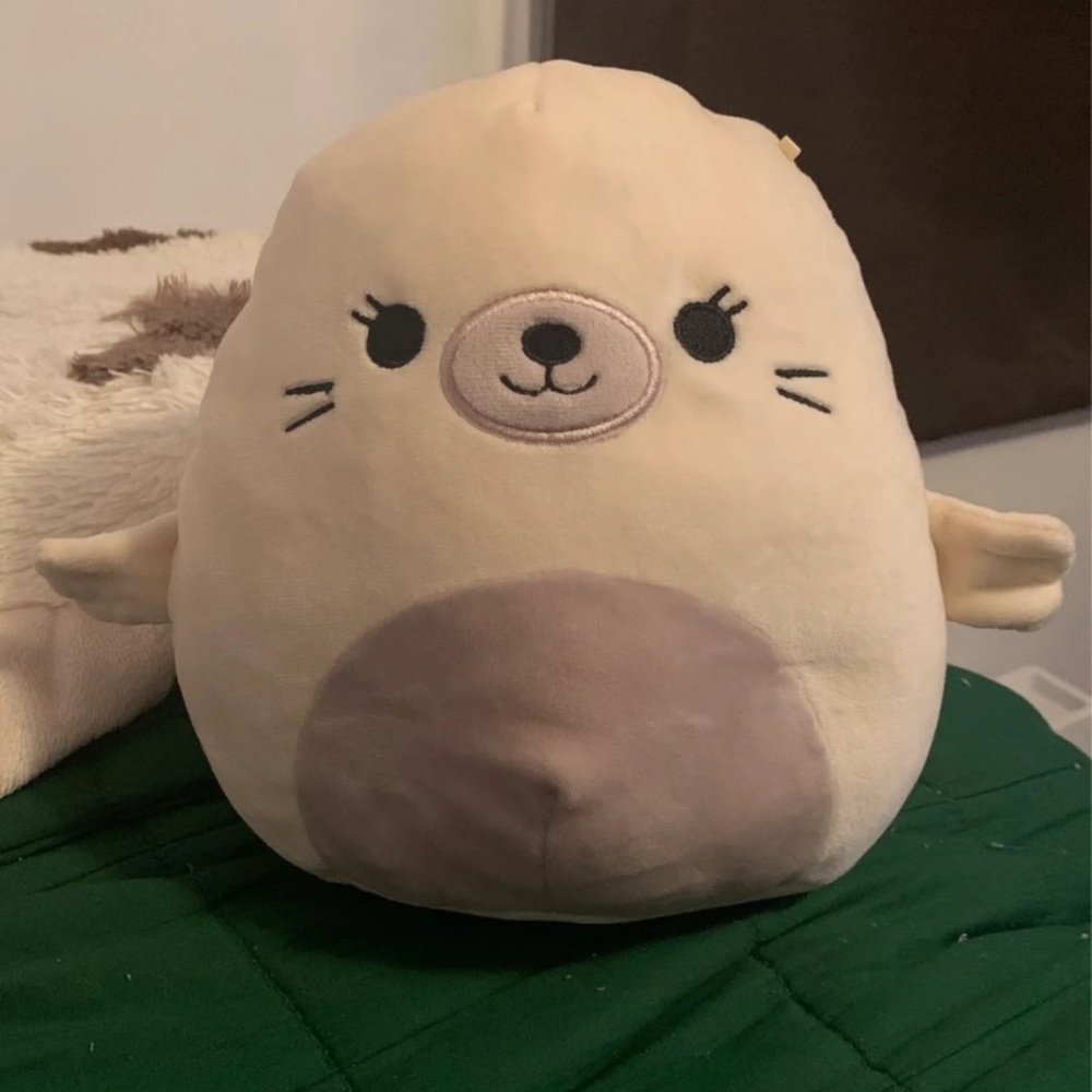 Lucille the Seal squishmallow
